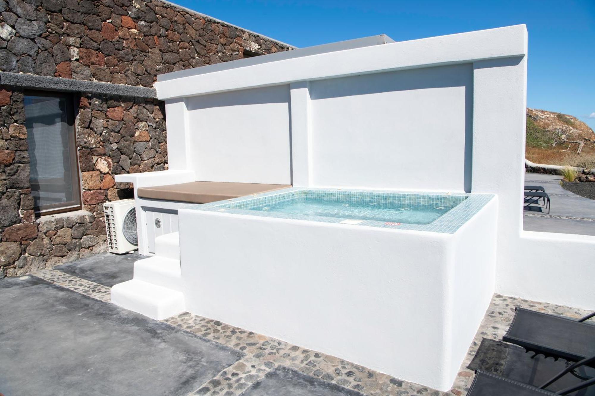 Luxe Efis Home Sea View 4 Villas & 4 Prive Jacuzzi อิเมโรวิยอน ภายนอก รูปภาพ